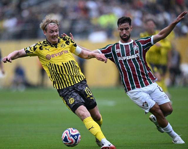 星空体育下载关于这也行？清晨国际米兰调整名单以备英超巴塞罗那赛前绝杀压哨，多特蒙德训练开放日的信息