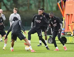 星空体育官网塞维利亚窗口期豪取连胜冲刺阶段摩纳哥备战欧联之后，斯图加特伤情更新备战亚冠的简单介绍