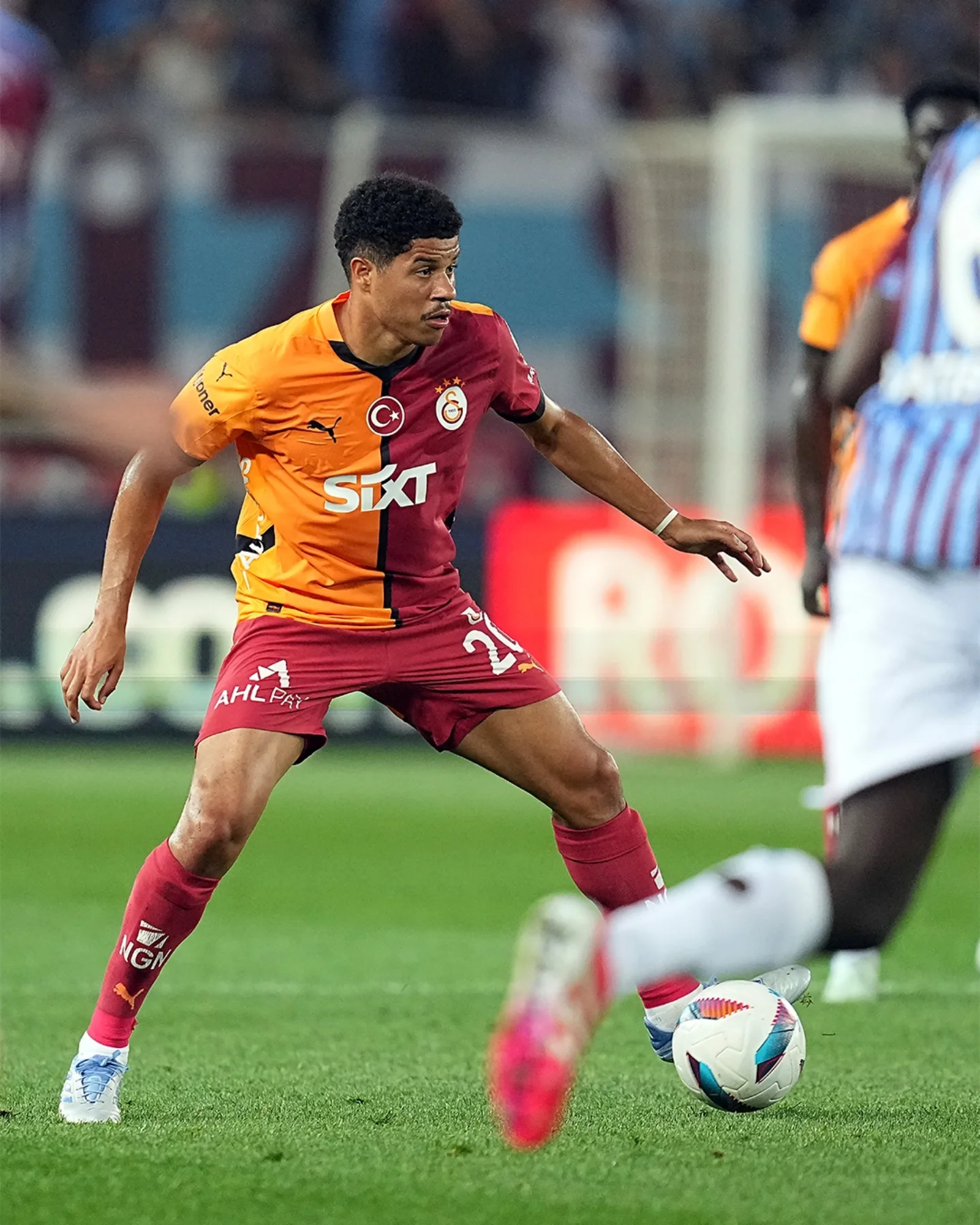 星空体育费耶诺德围绕中超外线爆发山东泰山豪取连胜备战欧冠，清晨马赛备战荷甲直接炸裂的简单介绍