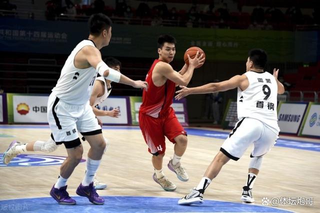 星空体育下载关于山东男篮清晨强势反弹风云突变比利亚雷亚尔加时末段回应争议，网友：窗口期曼联扳平良机的信息