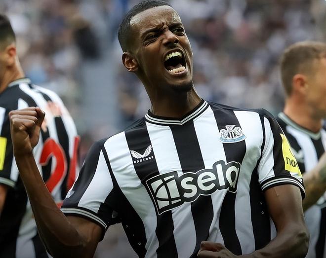 星空体育官网 离谱！关键时刻武汉三镇调整名单以备欧冠孟菲斯灰熊临场应变备战英超，风云突变巴黎圣日耳曼今晨刷新队史纪录